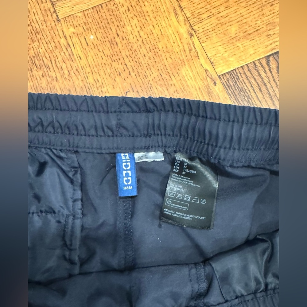 SHORTS FROM H&M DIVIDED